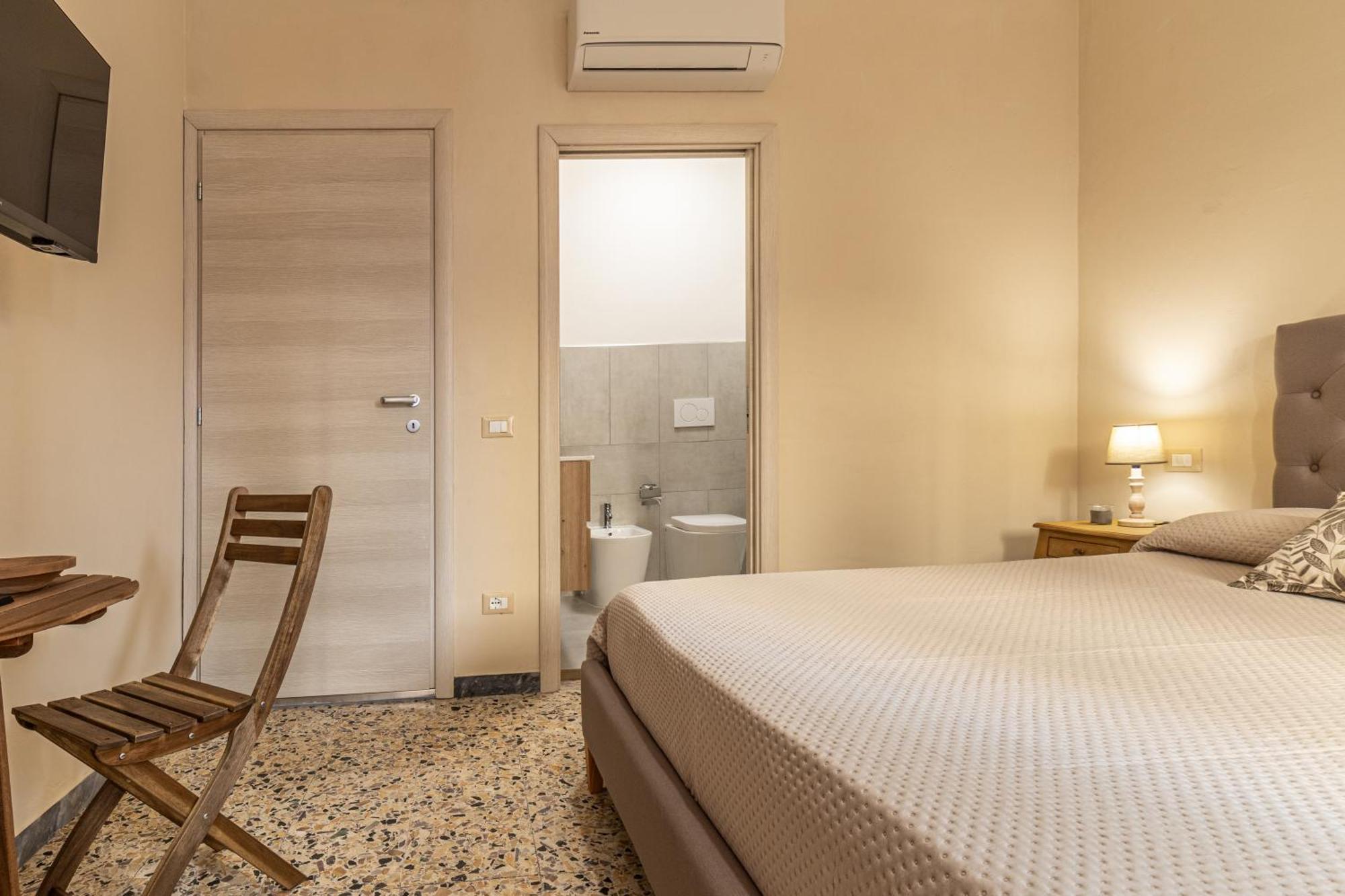 L'Erika In Citta Hotel Livorno Exterior photo